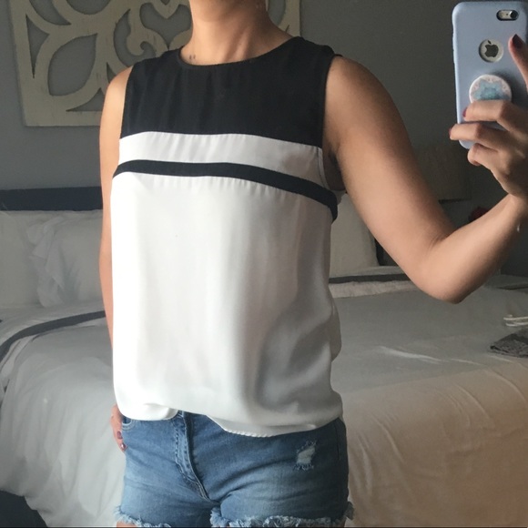 a'gaci Tops - Black and White tank